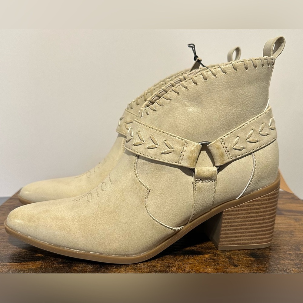 Frye and Co. Women’s Stone Palma Stacked Heel Booties NWT Size 9.5